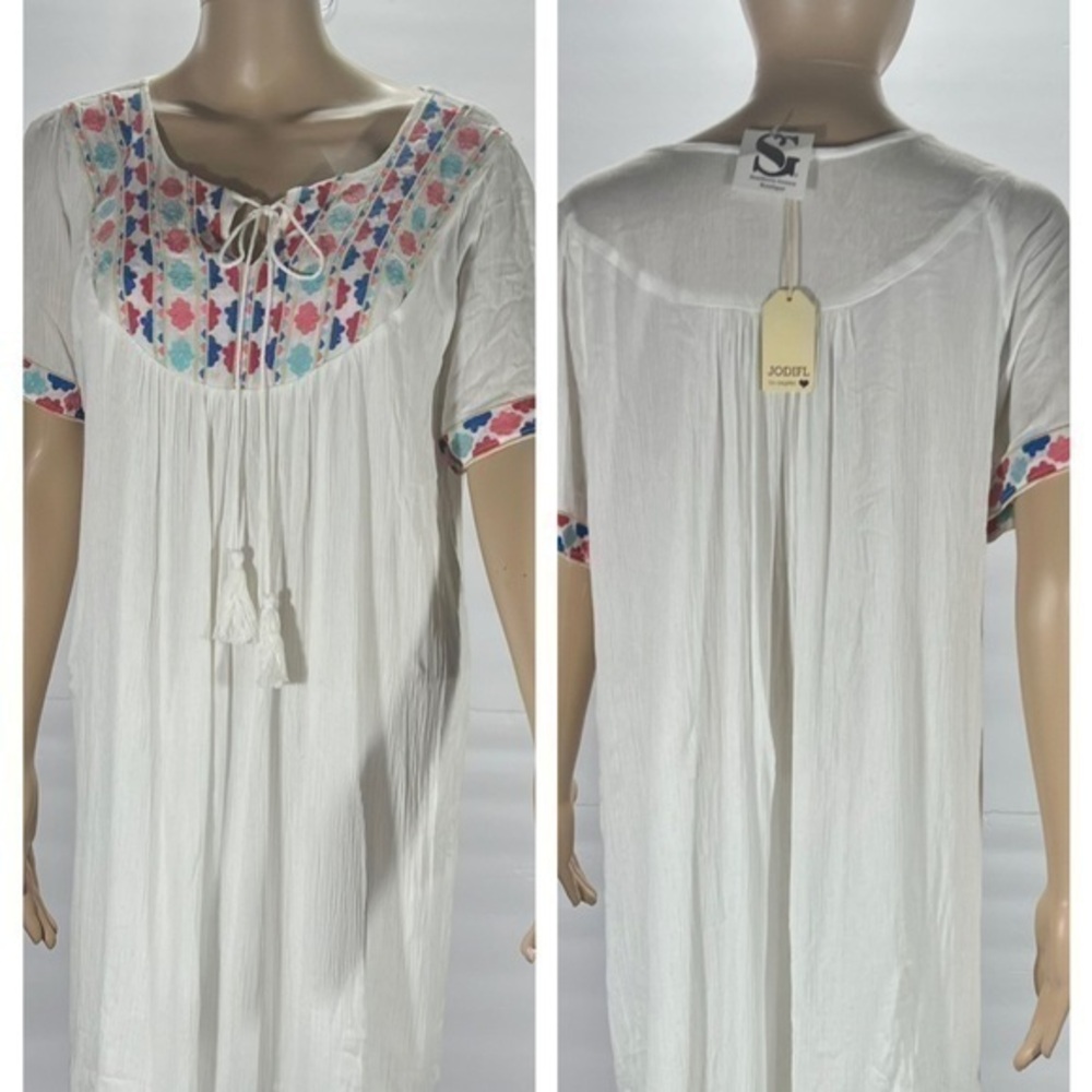 NWT JODIFUL WHITE DRESS WITH BUILT/IN SLIP SIZE MEDIUM
